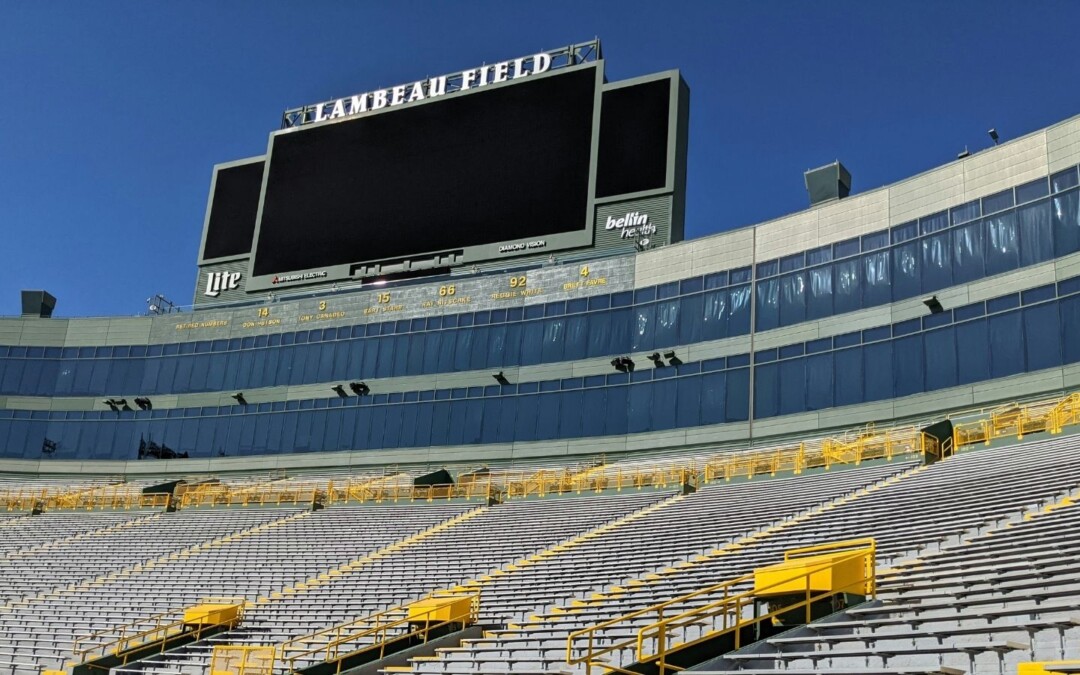 Wisconsin and Notre Dame face off at Lambeau in 2026